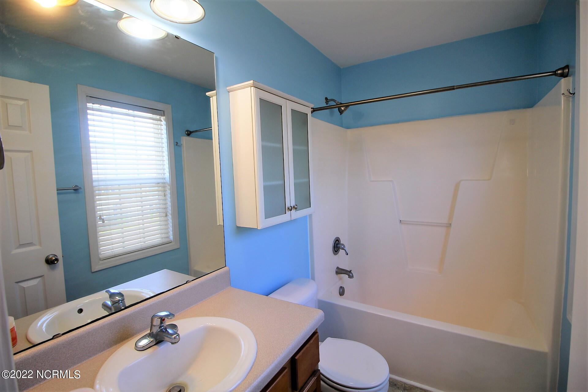 143 Apache Trail Havelock, NC 28532 - Photo 21 of 27 Master bathroom