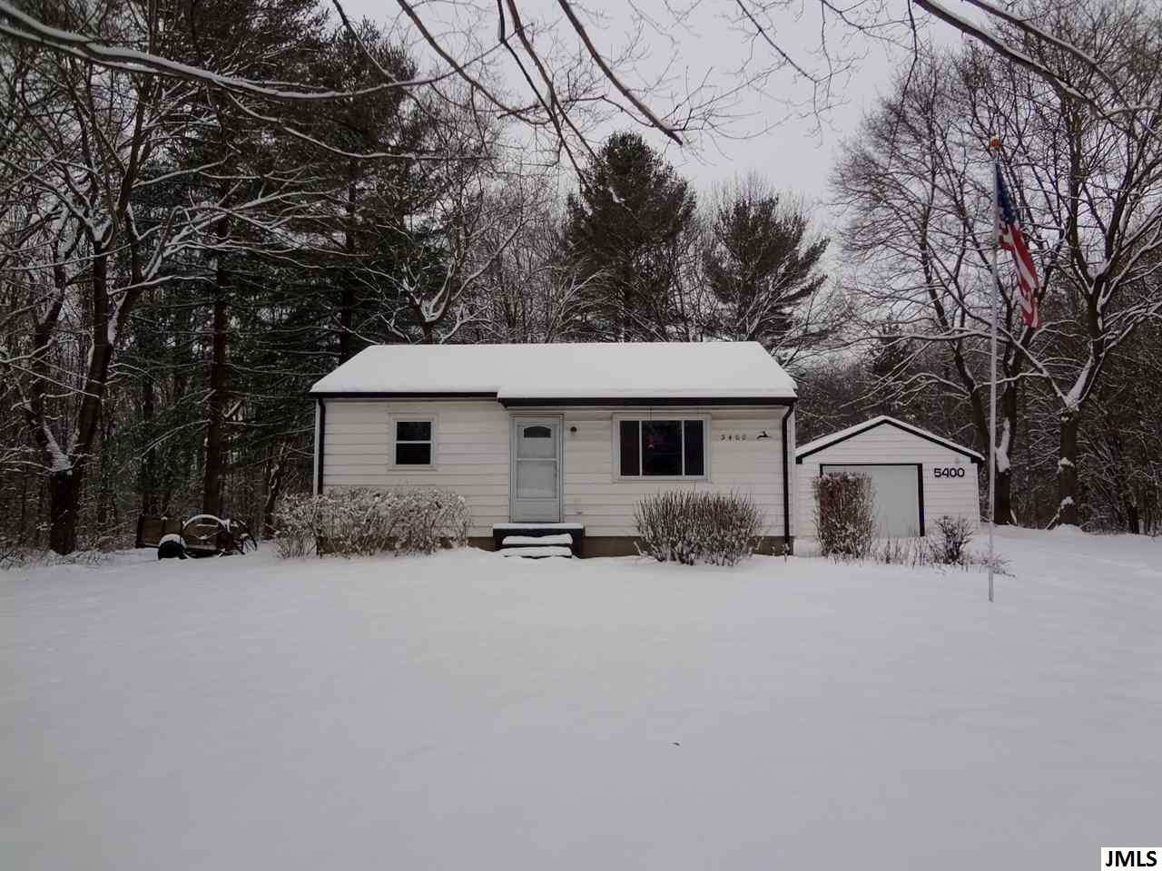 5400 South Draper Jackson, MI 49201 - Photo 1 of 16 Photo 1