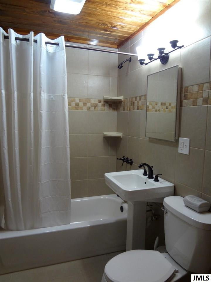 5400 South Draper Jackson, MI 49201 - Photo 13 of 16 Photo 13