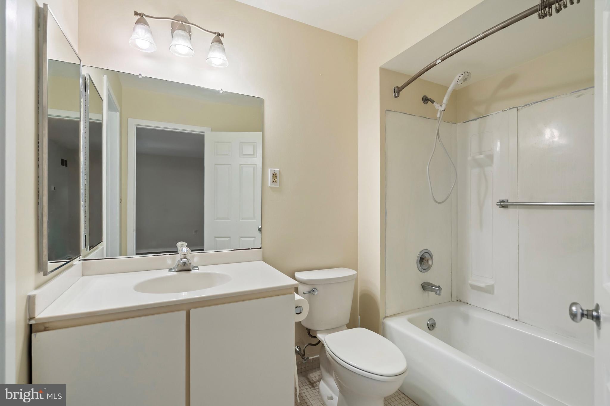 31 Academy Court Pennington, NJ 08534 - Photo 14 of 26 Primary Bathroom.