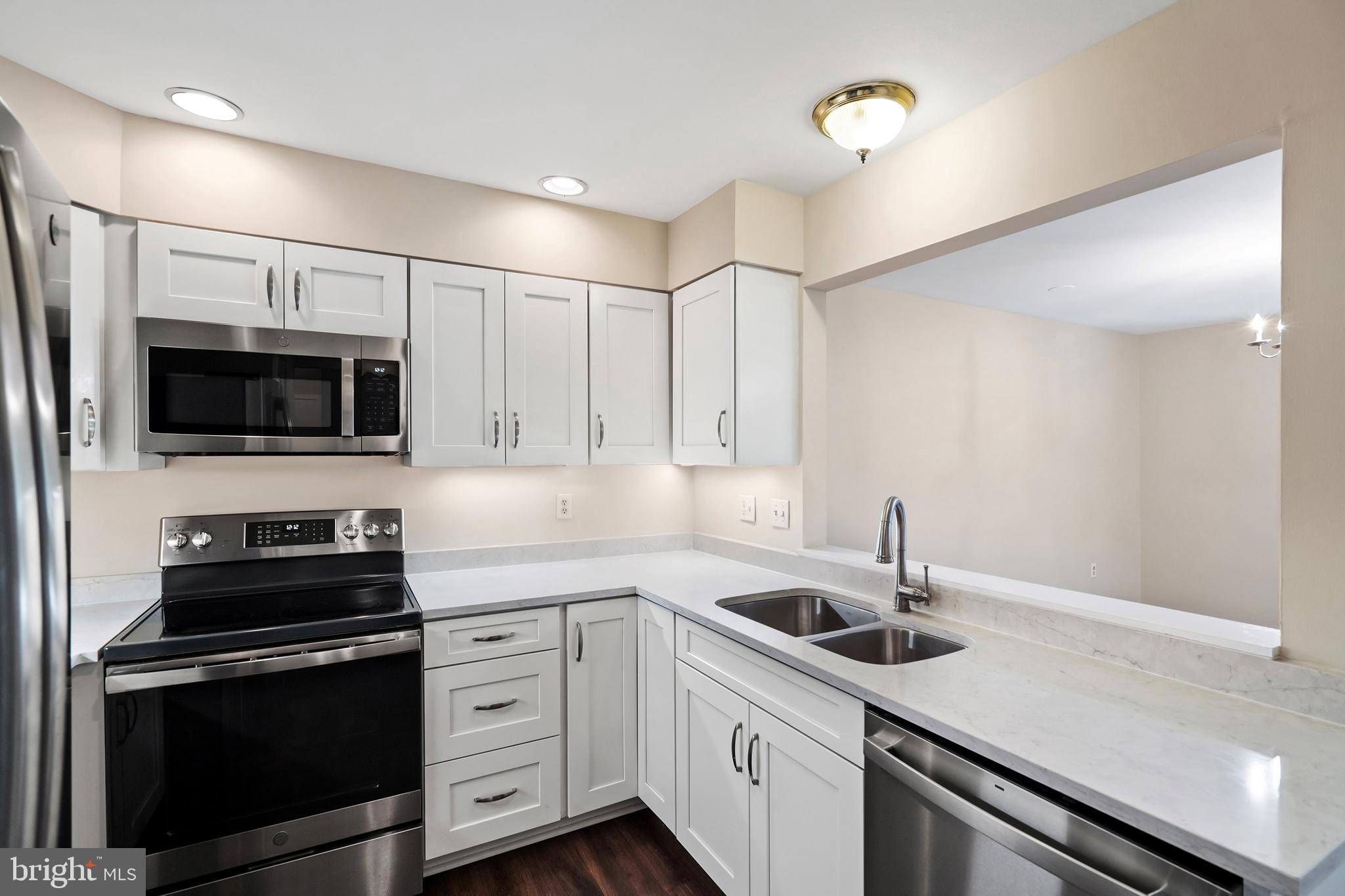 31 Academy Court Pennington, NJ 08534 - Photo 5 of 26