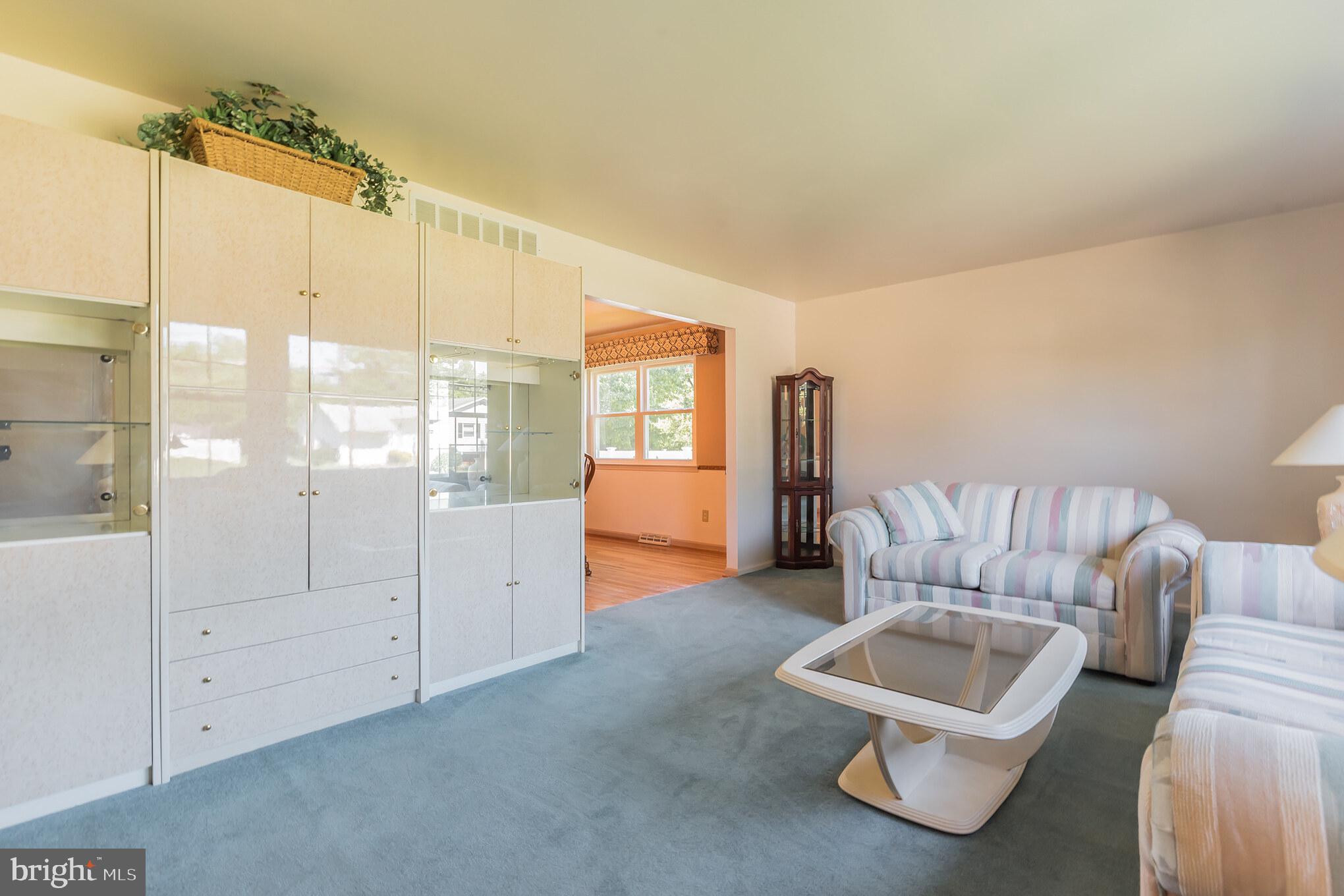 327 Surrey Road Cherry Hill, NJ 08002 - Photo 4 of 30 Gallery Image 4