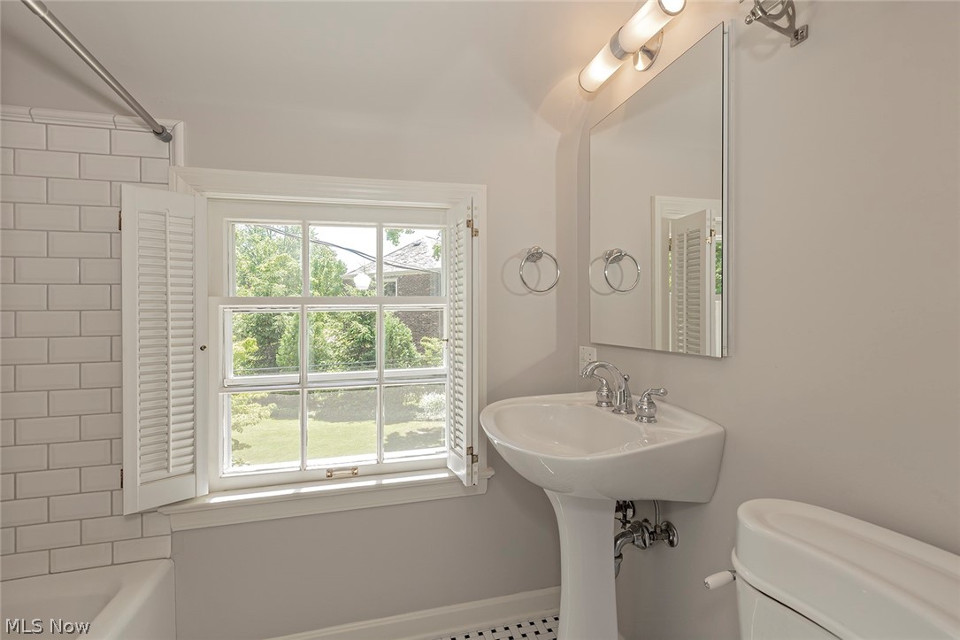 2889 Manchester Road Shaker Heights, OH 44122 - Photo 24 of 28 Gallery Image 24