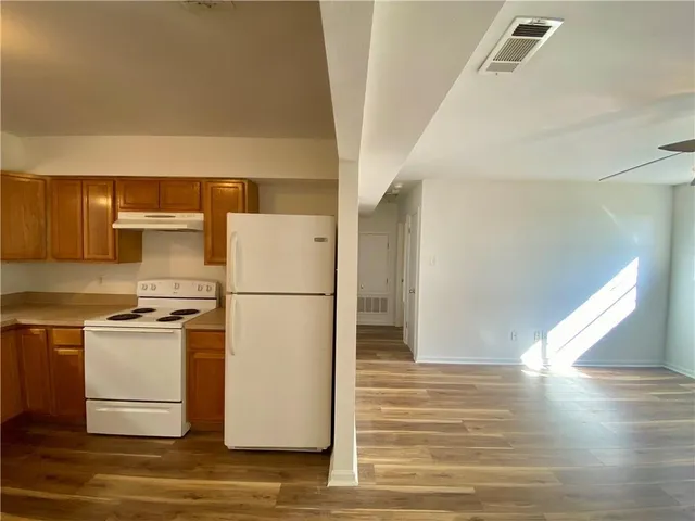 $1,200 | 4801 Dauphine Street, Unit B, New Orleans, LA 70117