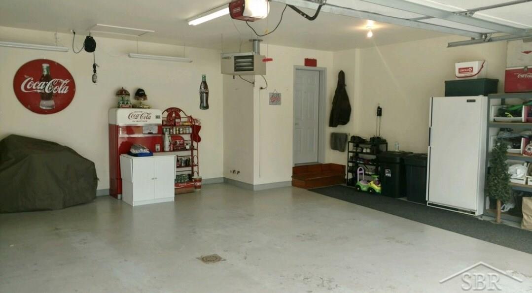 1260 South Beyer Road Saginaw, MI 48601 - Photo 19 of 25 Heated Garage