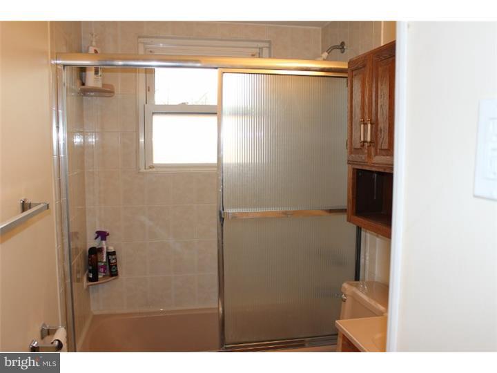 21 Mill Bend Road Hamilton, NJ 08690 - Photo 12 of 14 Bathroom