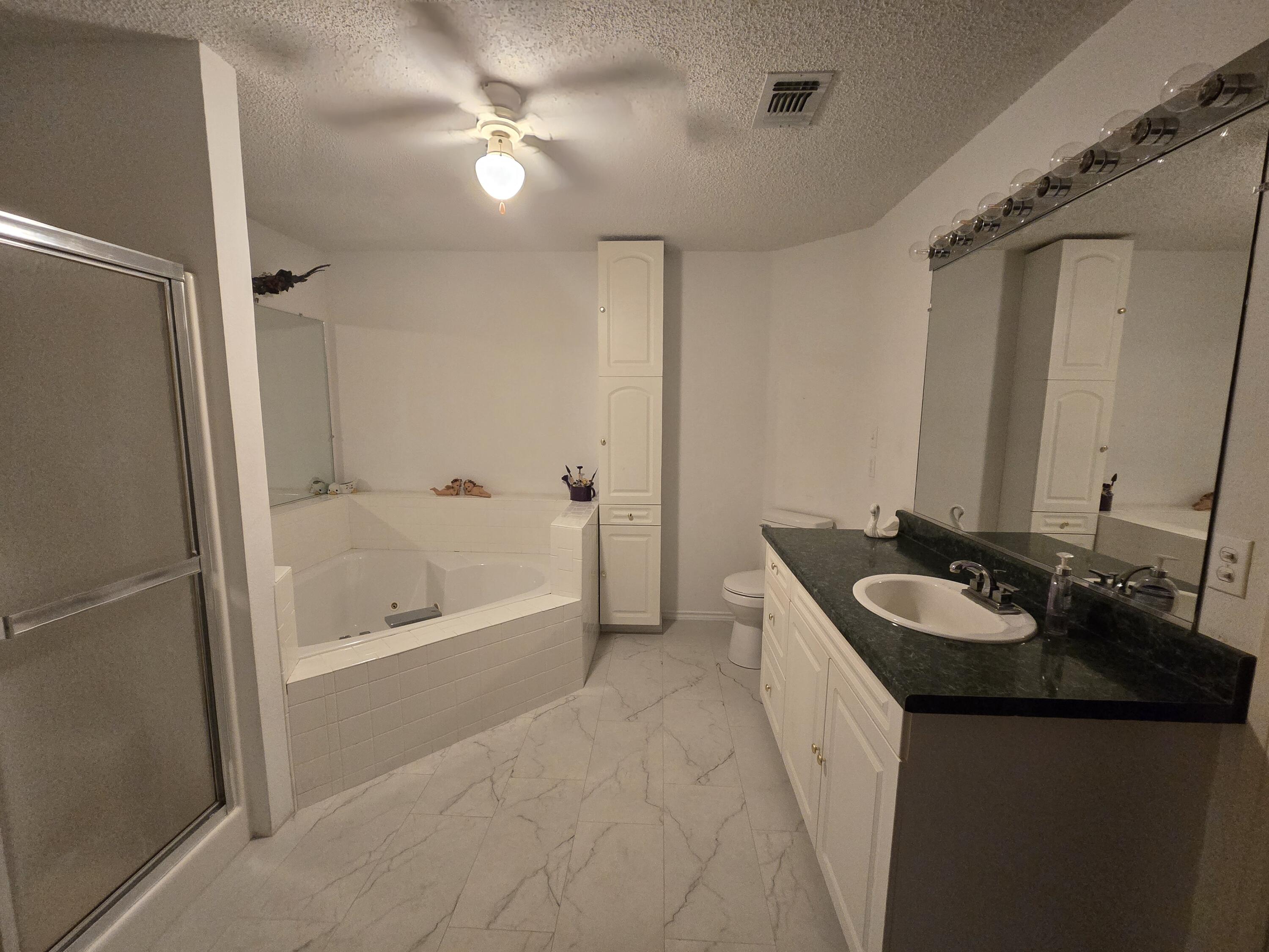 1612 Highway 87 Lamesa, TX 79331 - Photo 7 of 26 Master bath