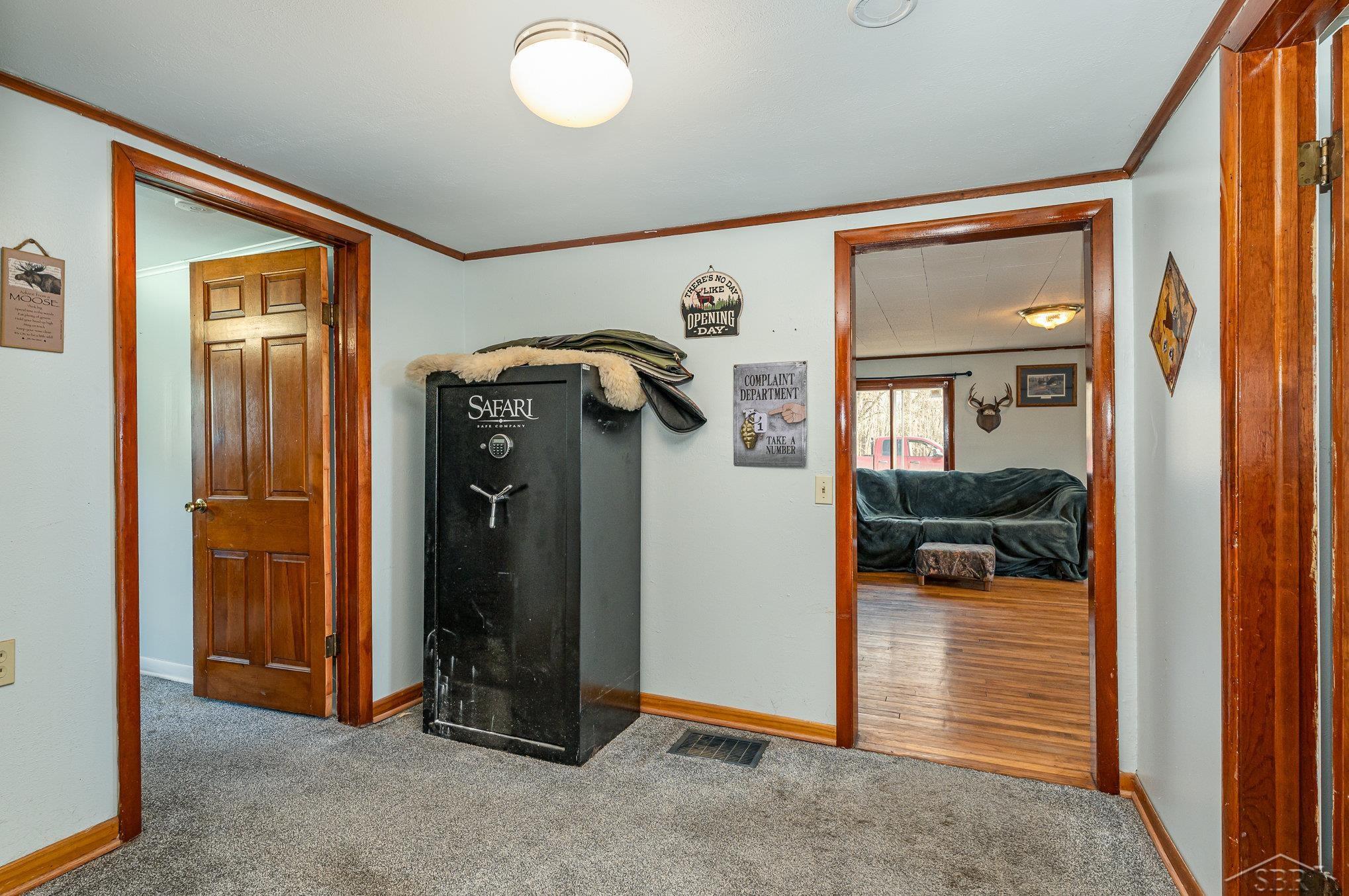 1635 South Castor Road Midland, MI 48640 - Photo 11 of 16 50172670-c24f9e91-ffaa-4d08-b485-37849f3ae5e1.JPG