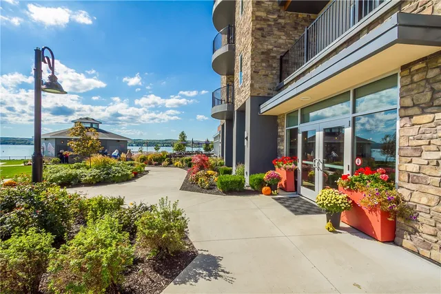 $399,900 | 205 Lakeshore Drive, Unit 502, Canandaigua City, NY 14424