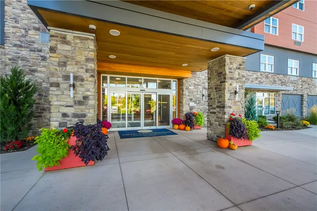 $399,900 | 205 Lakeshore Drive, Unit 502, Canandaigua City, NY 14424