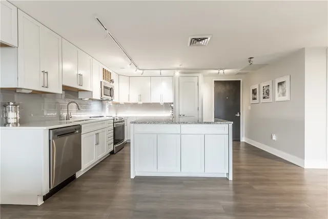 $399,900 | 205 Lakeshore Drive, Unit 502, Canandaigua City, NY 14424