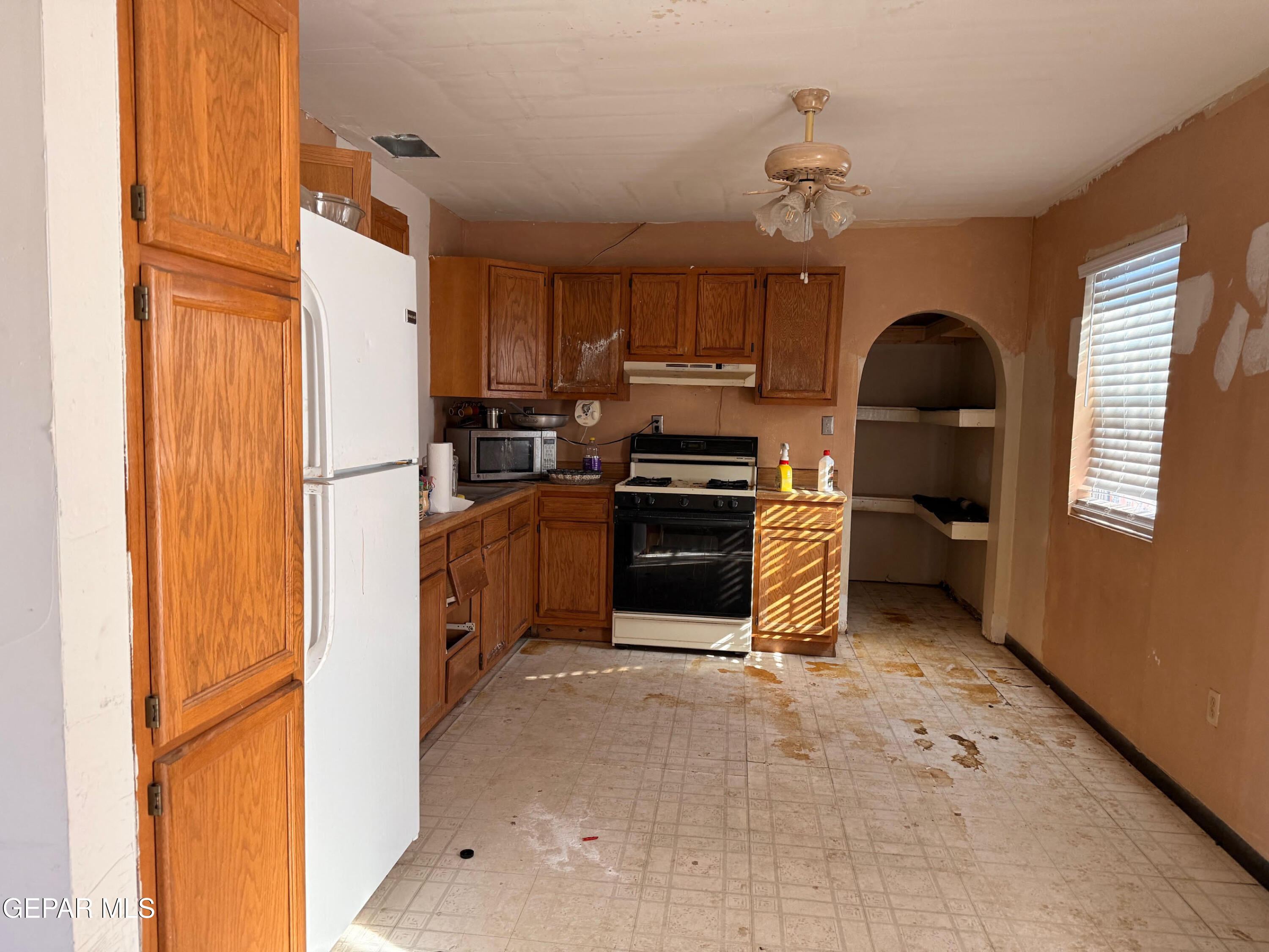 15088 Rancho Del Sur Drive El Paso, TX 79938 - Photo 5 of 8 kitchen