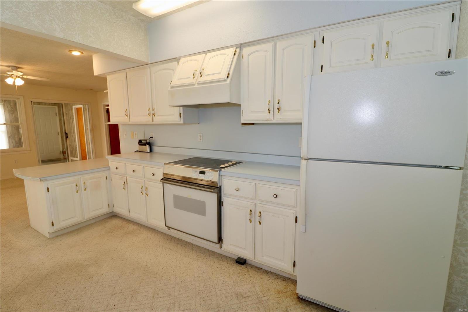 33475 Highway 5 Lebanon, MO 65536 - Photo 12 of 48