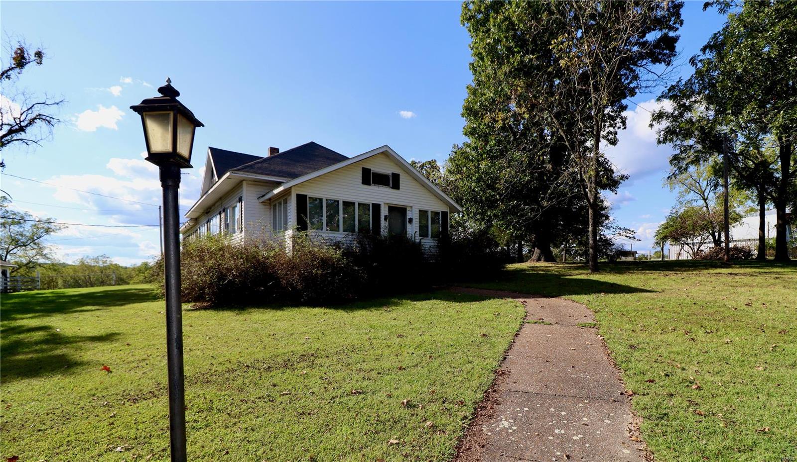 33475 Highway 5 Lebanon, MO 65536 - Photo 2 of 48