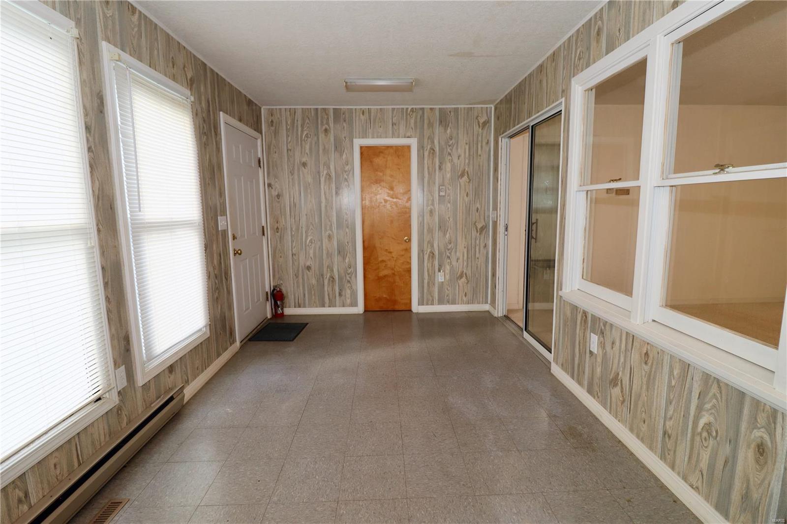 33475 Highway 5 Lebanon, MO 65536 - Photo 30 of 48