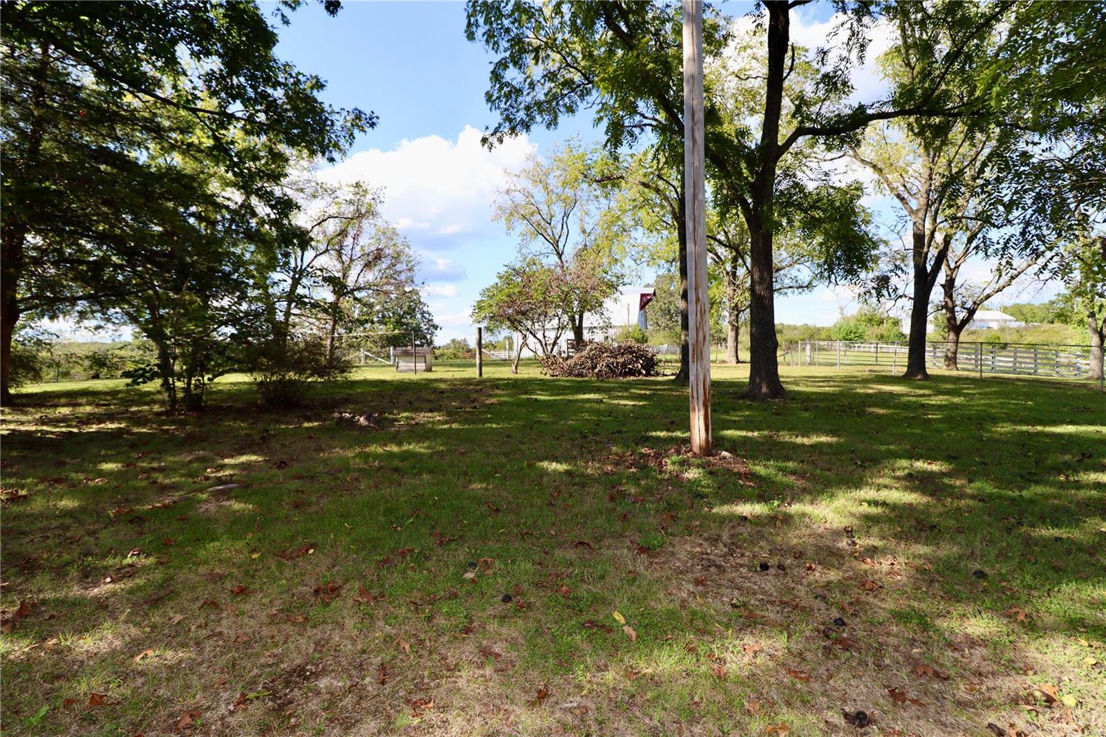 33475 Highway 5 Lebanon, MO 65536 - Photo 37 of 48