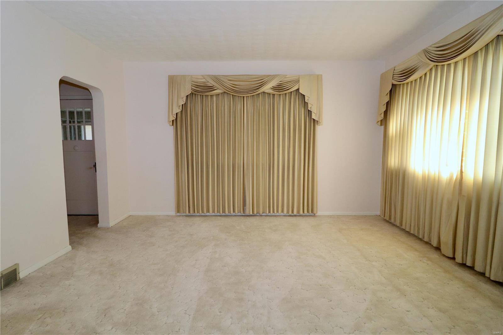 33475 Highway 5 Lebanon, MO 65536 - Photo 6 of 48