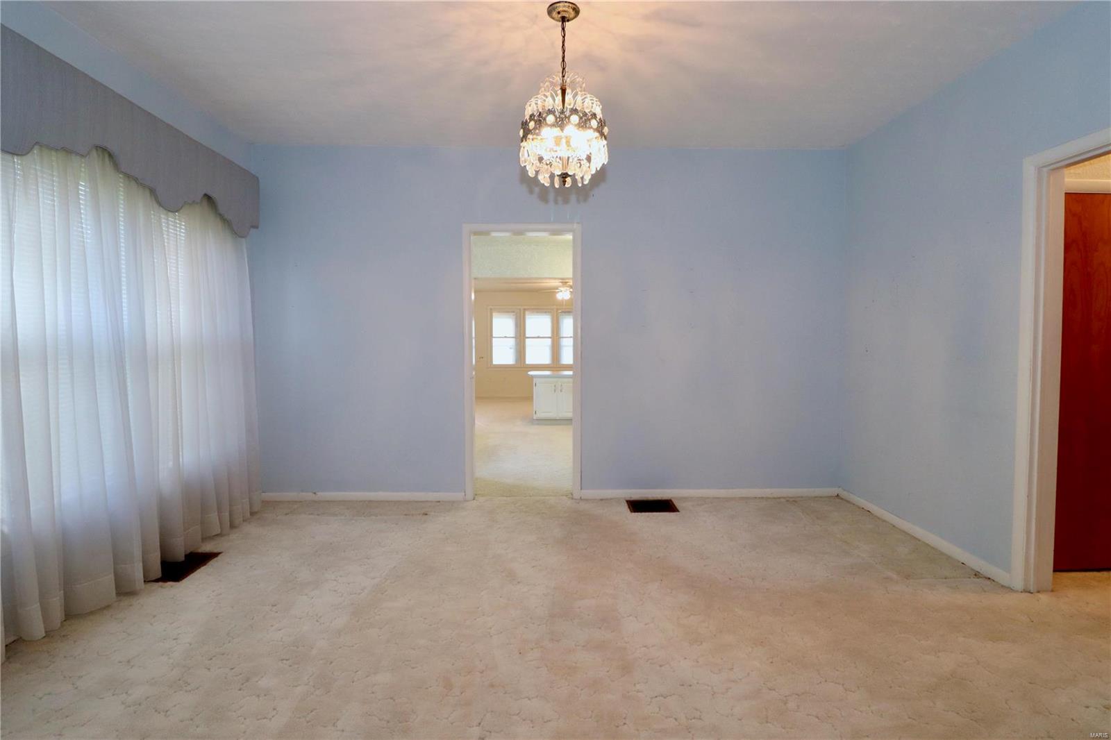 33475 Highway 5 Lebanon, MO 65536 - Photo 7 of 48