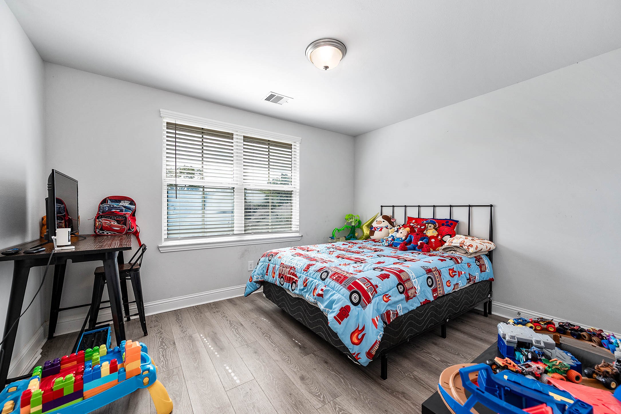 305 Bryan Way Angleton, TX 77515 - Photo 22 of 31 Bedroom