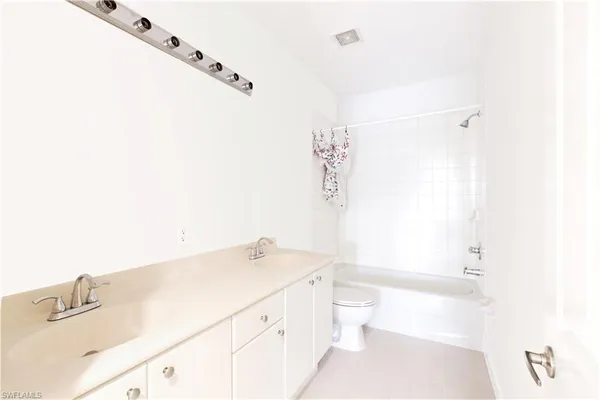 $3,000 | 1395 Mariposa Circle, Unit 104, Naples, FL 34105