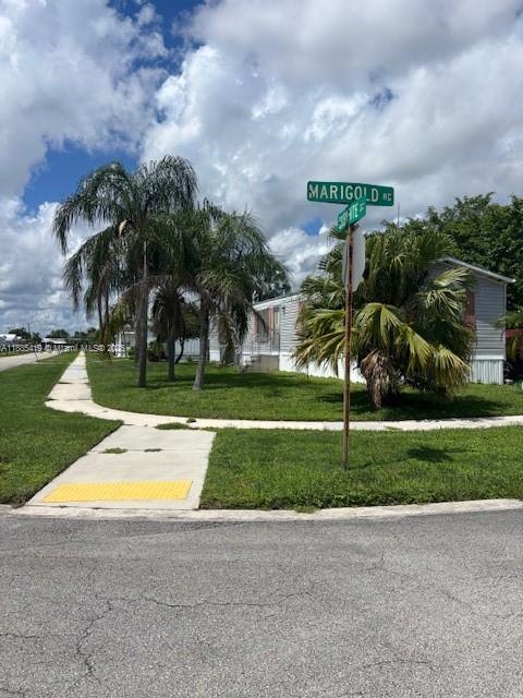 4087 Marigold Road Boynton Beach, FL 33436 - Photo 4 of 7 a view of a volley ball court
