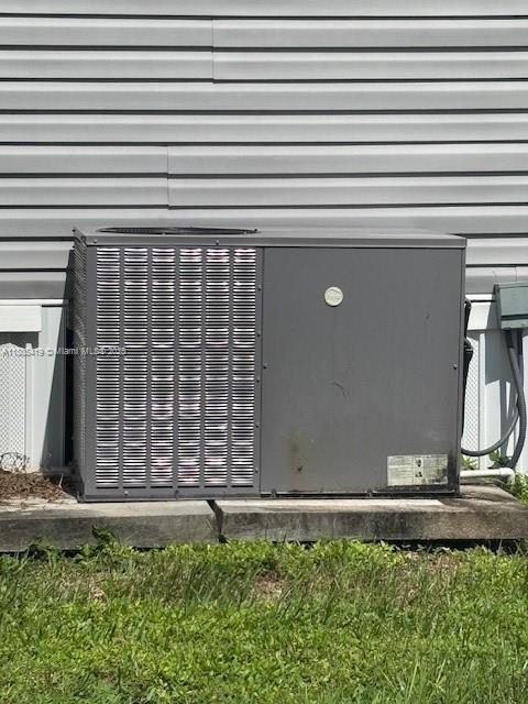 4087 Marigold Road Boynton Beach, FL 33436 - Photo 6 of 7 a view of a backyard