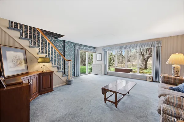 $349,900 | 9832 East Holland Road, Holland, NY 14080