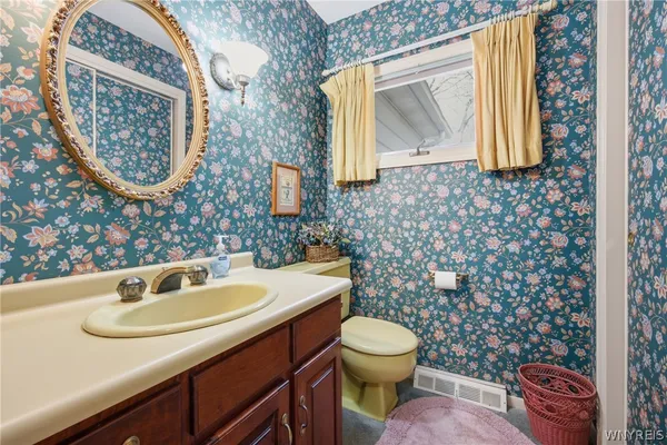 $349,900 | 9832 East Holland Road, Holland, NY 14080