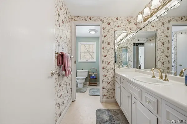 $349,900 | 9832 East Holland Road, Holland, NY 14080