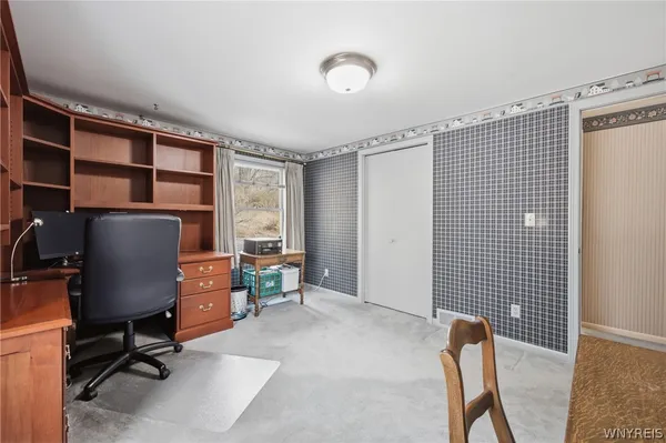 $349,900 | 9832 East Holland Road, Holland, NY 14080