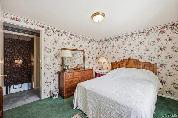 $349,900 | 9832 East Holland Road, Holland, NY 14080