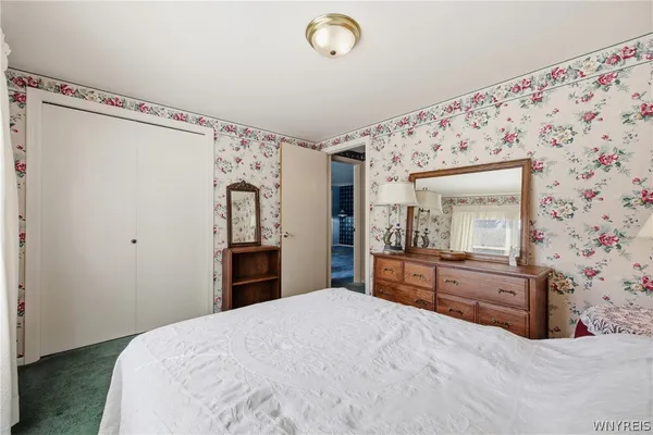 $349,900 | 9832 East Holland Road, Holland, NY 14080