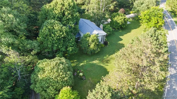 $349,900 | 9832 East Holland Road, Holland, NY 14080