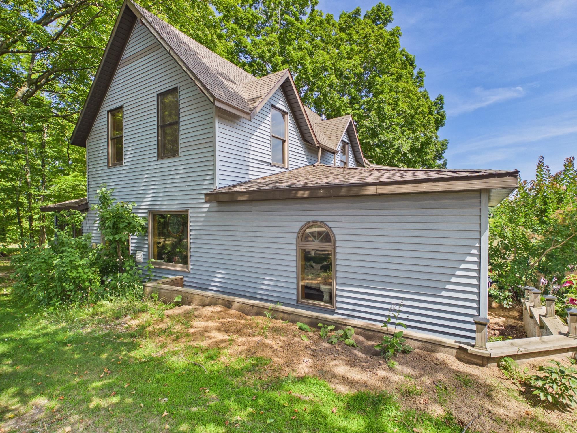 4200 North Putnam Road Suttons Bay, MI 49682 - Photo 23 of 38 1949482-3dcff4fc-0bdb-4353-8914-ca8cb9708af0.JPG