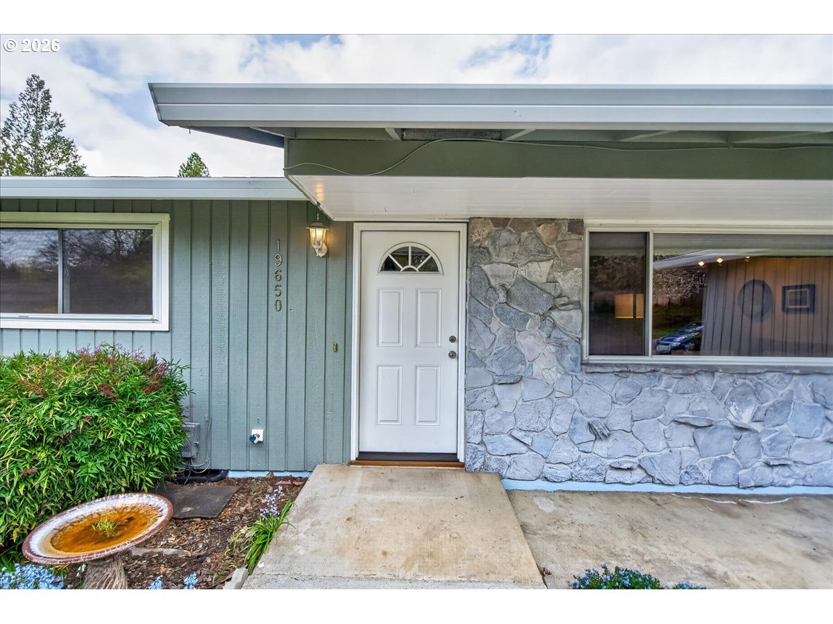 19650 Southwest Jaylee Street Beaverton, OR 97078 - Photo 10 of 46 a view of outdoor space