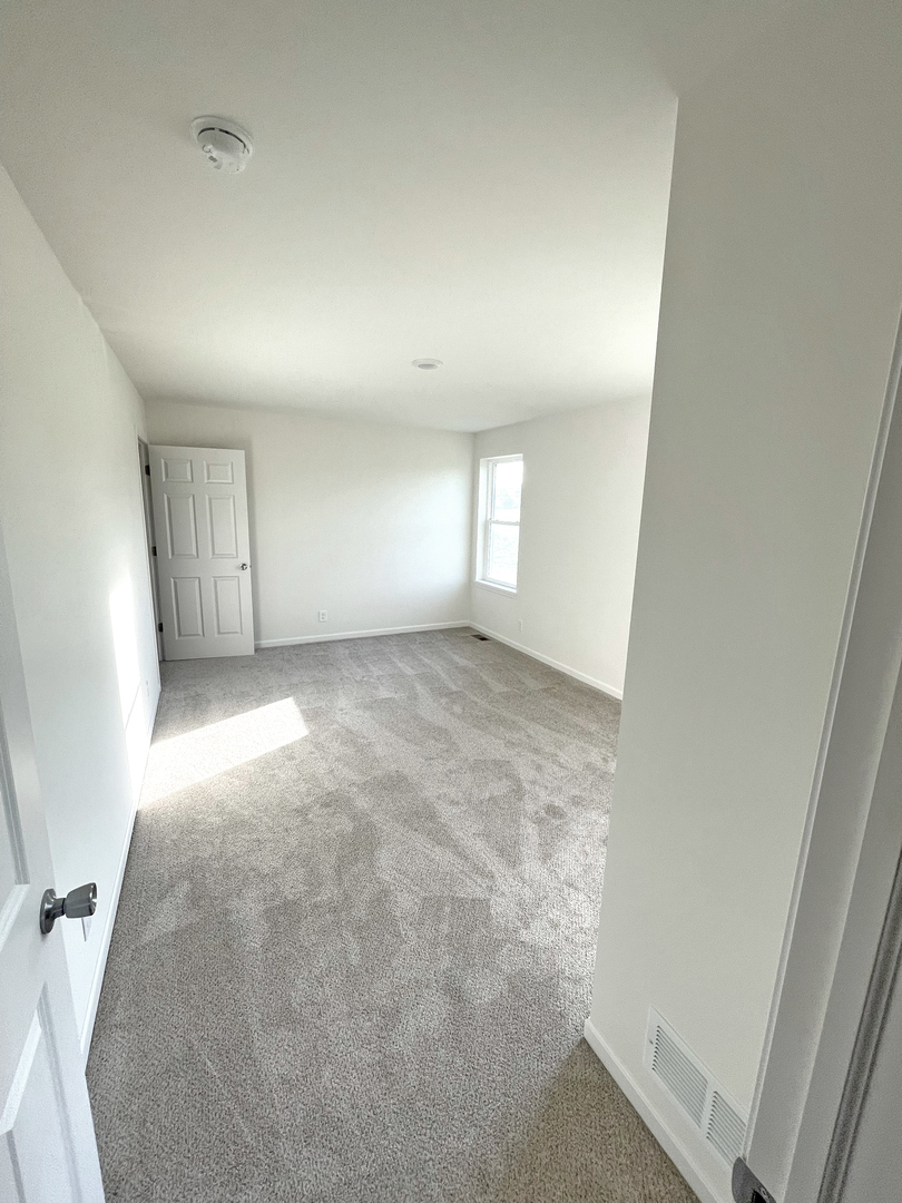 607 Apple Valley Road Harvard, IL 60033 - Photo 6 of 9 Gallery Image 6