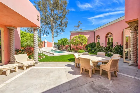 $1,999,000 | 18 Vía Condotti, Rancho Mirage, CA 92270