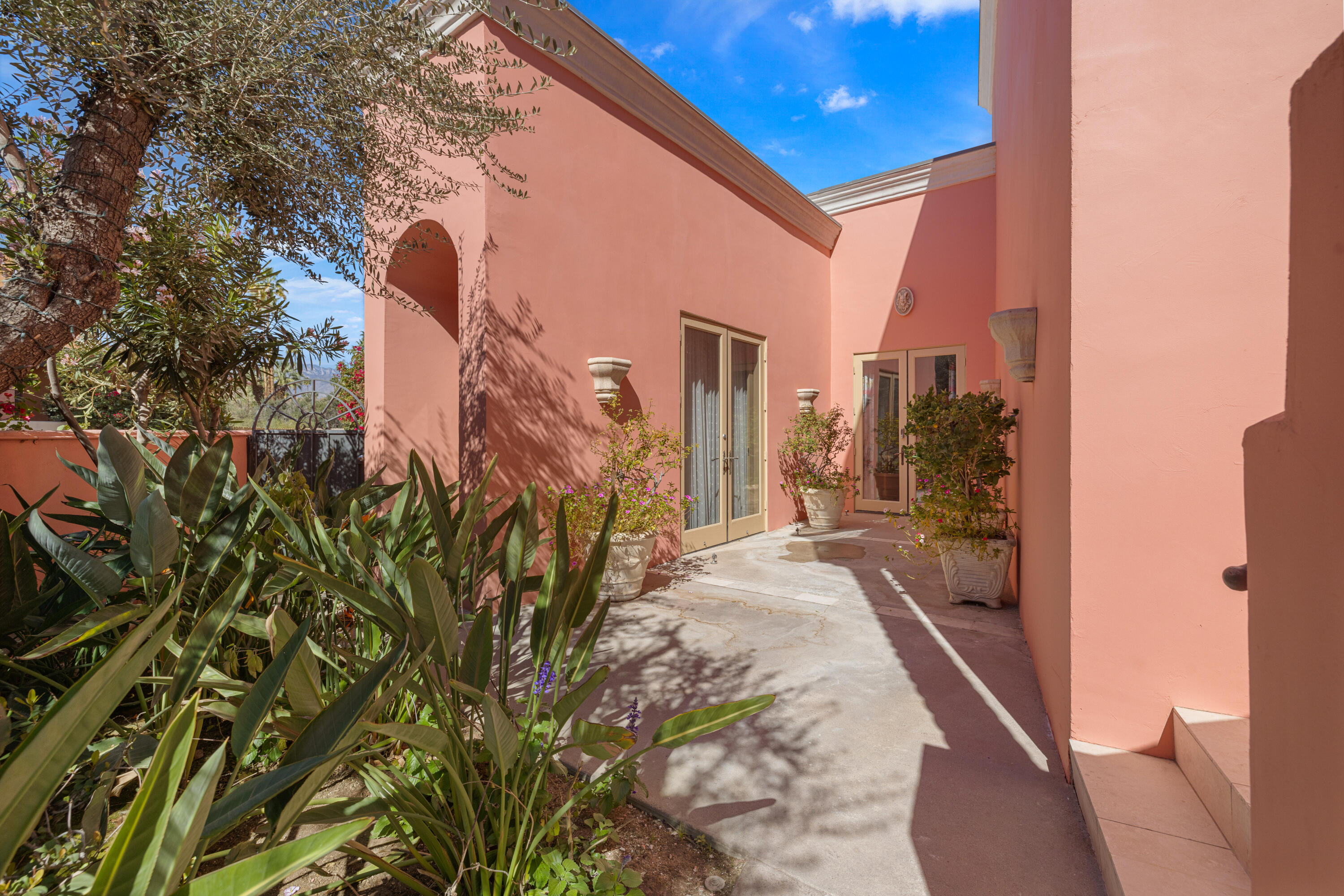 18 Vía Condotti Rancho Mirage, CA 92270 - Photo 59 of 79 a balcony view with a outdoor space