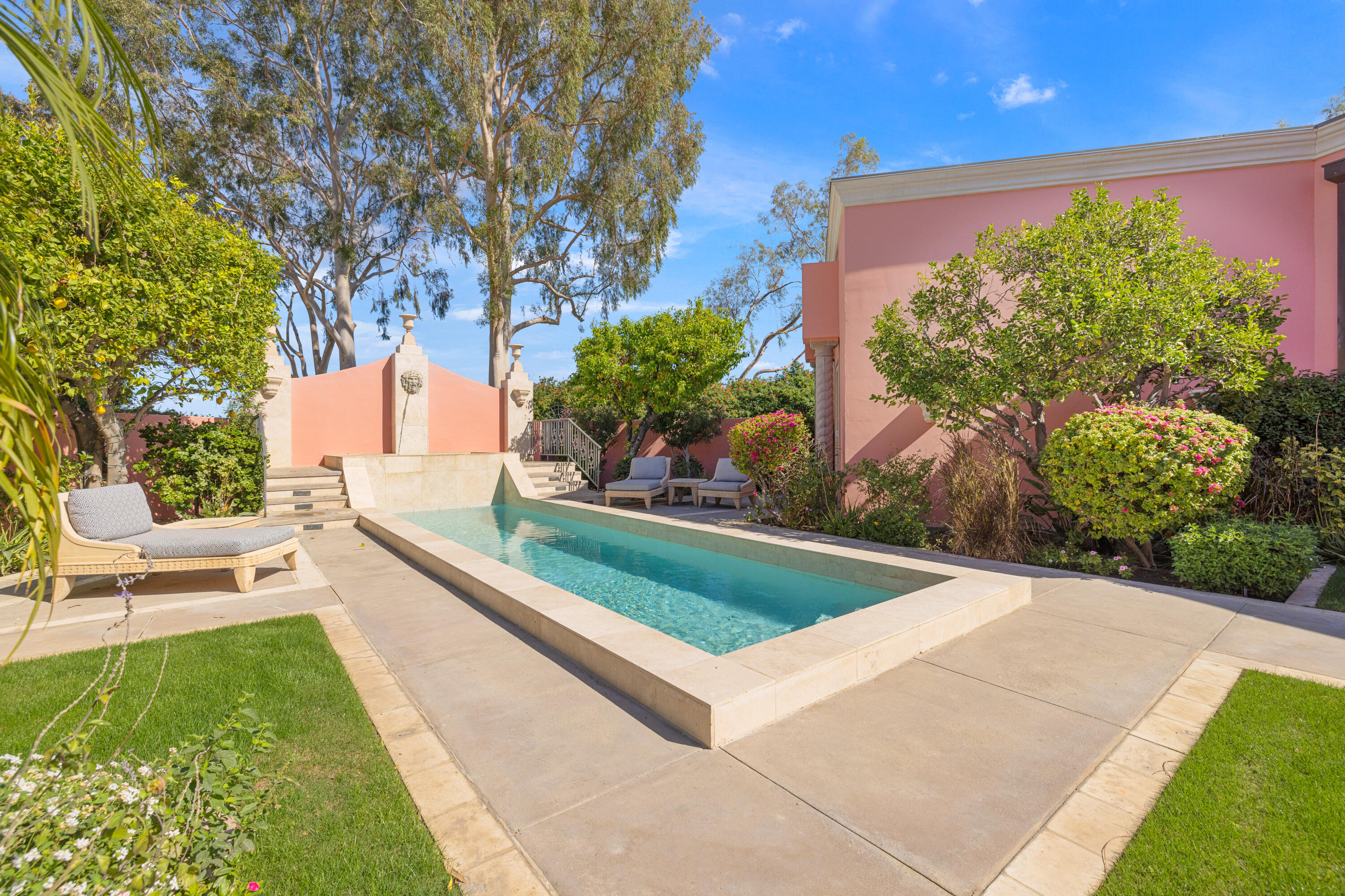 18 Vía Condotti Rancho Mirage, CA 92270 - Photo 66 of 79 a view of a backyard with plants