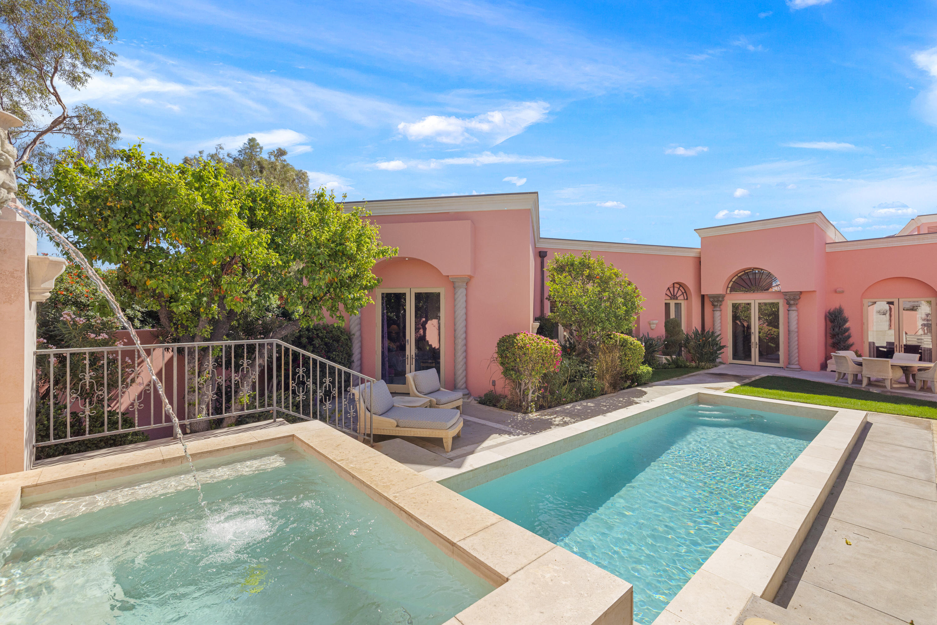 18 Vía Condotti Rancho Mirage, CA 92270 - Photo 75 of 79 a view of a house with backyard and sitting area