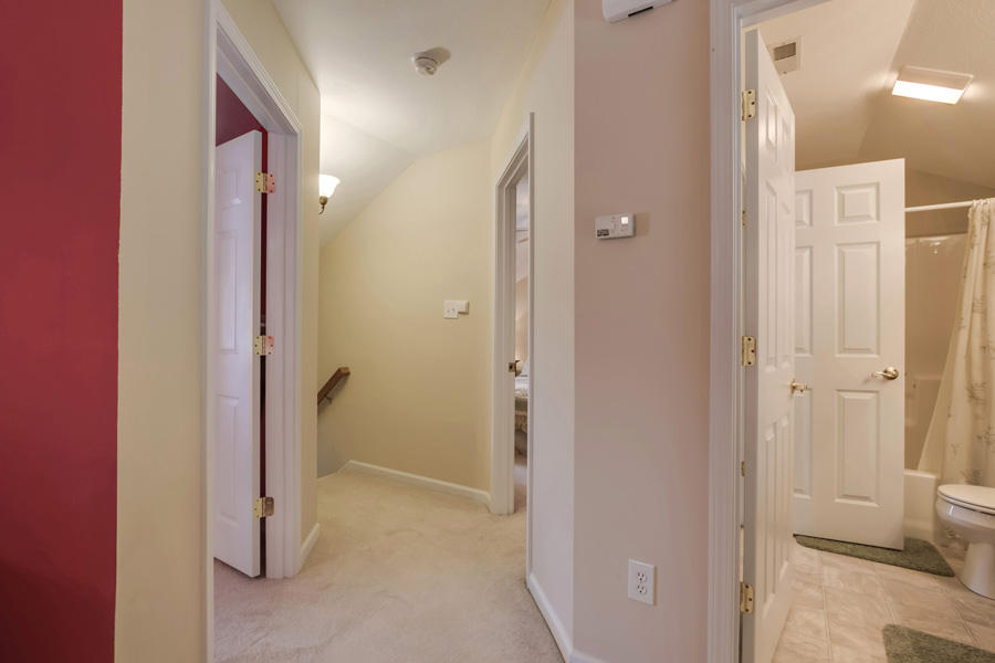7632 St Baron Way Powell, TN 37849 - Photo 27 of 37 27_SaintBaronWay_7632_UpperHall