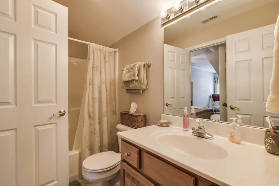 7632 St Baron Way Powell, TN 37849 - Photo 28 of 37 28_SaintBaronWay_7632_GuestBath