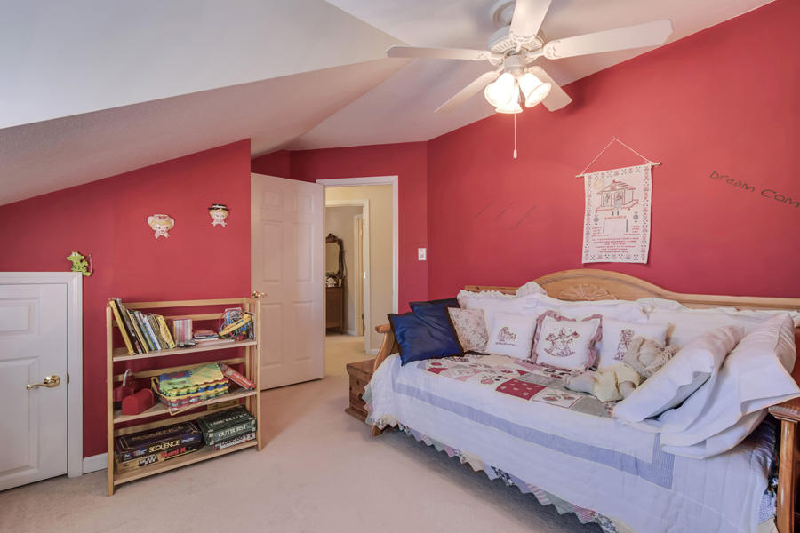 7632 St Baron Way Powell, TN 37849 - Photo 32 of 37 32_SaintBaronWay_7632_Bedroom3_02