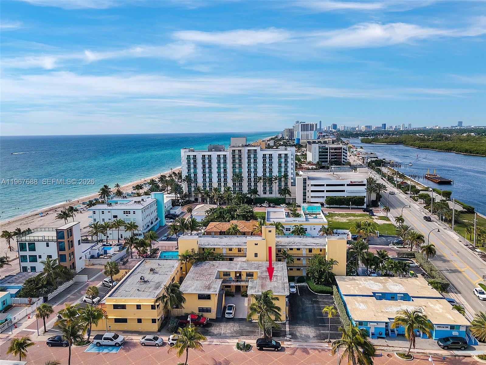 322 Harding Street, Unit B202 Hollywood, FL 33019 - Photo 11 of 39