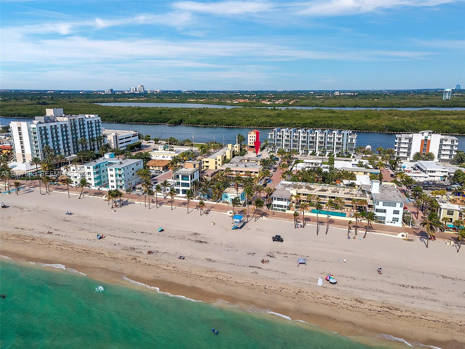 322 Harding Street, Unit B202 Hollywood, FL 33019 - Photo 10 of 39