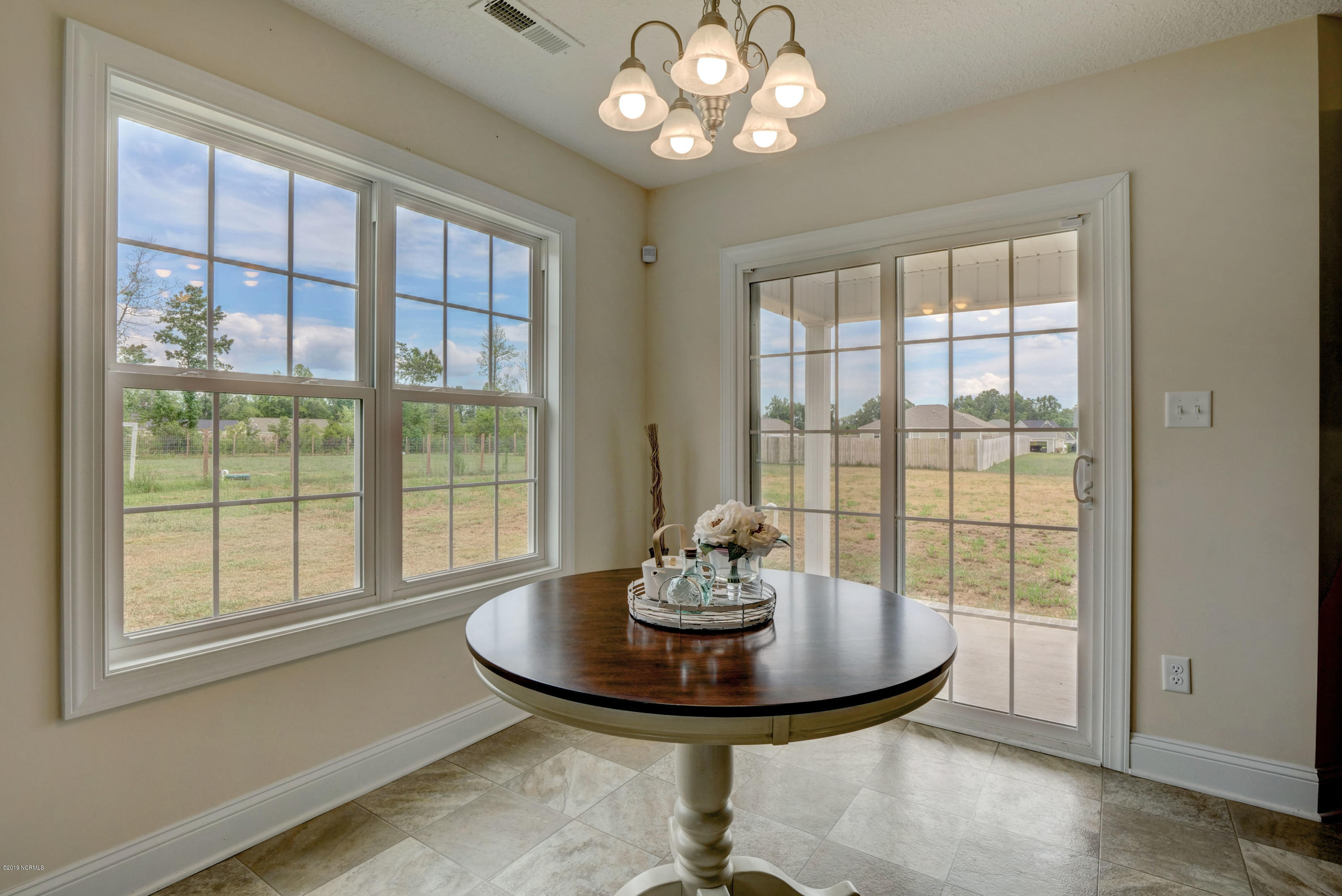 280 Petersburg Road Richlands, NC 28574 - Photo 8 of 33 280 Petersburg Rd Richlands NC-print-008