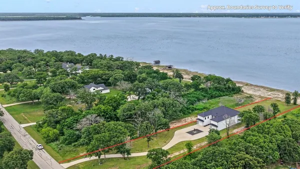 $1,800,000 | 8983 Southern Shore, Kemp, TX 75143