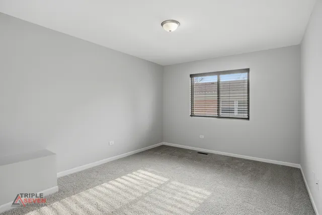 $369,900 | 14528 Kolin Avenue, Midlothian, IL 60445