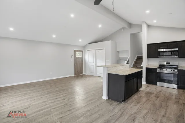 $369,900 | 14528 Kolin Avenue, Midlothian, IL 60445