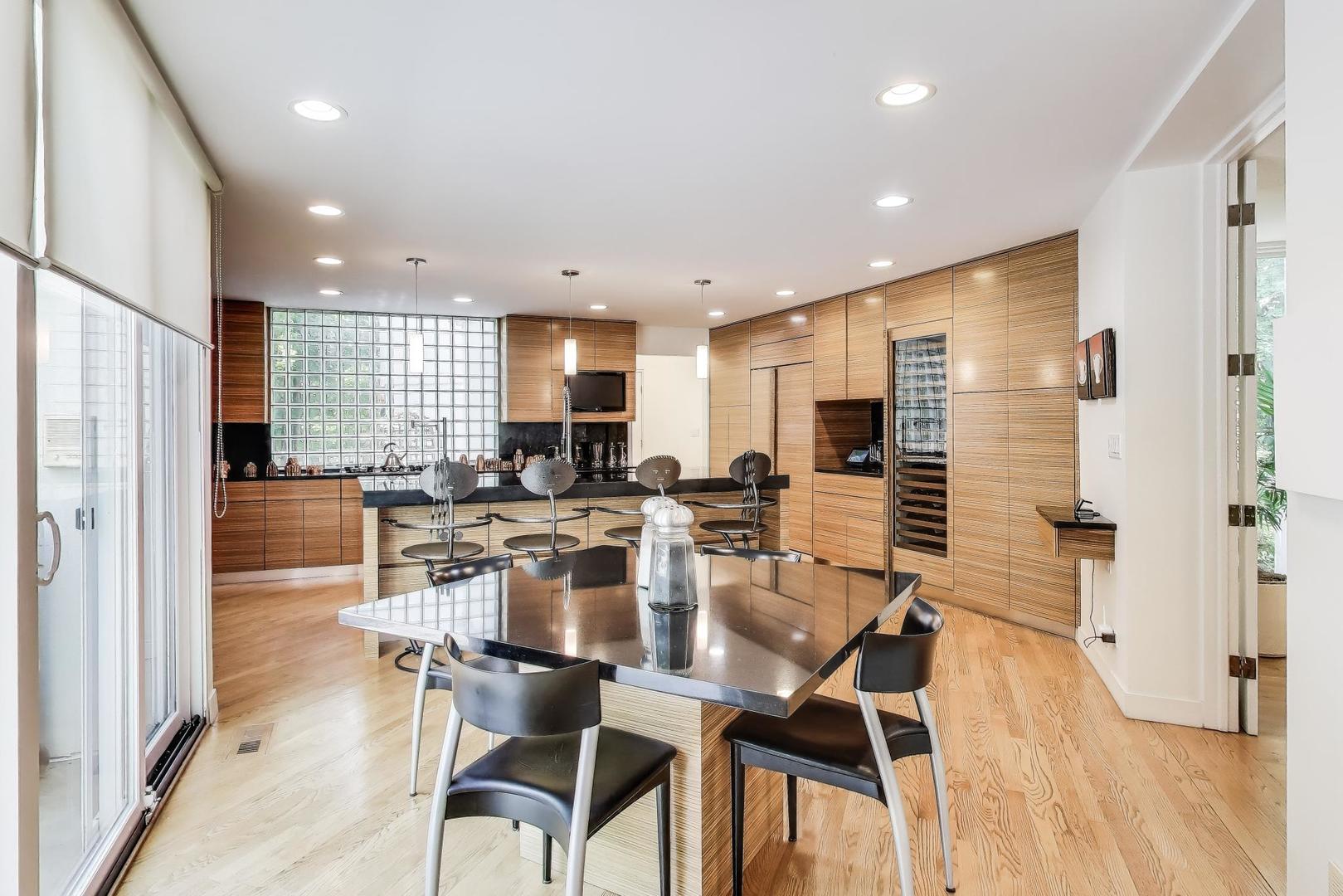 90 Riparian Road Highland Park, IL 60035 - Photo 17 of 76